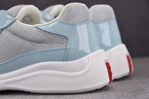 Pra*a sneaker