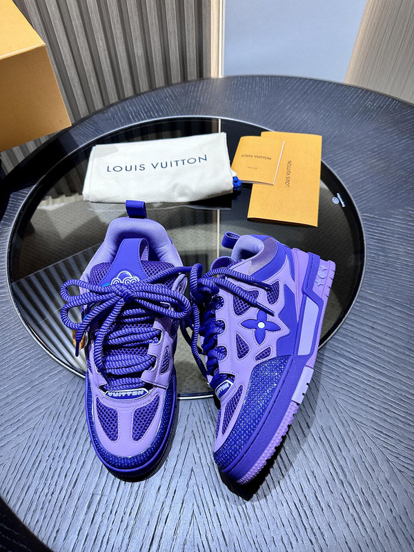l0*is V*t0n sneakers