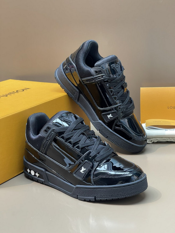 l0*is V*t0n trainer sneaker
