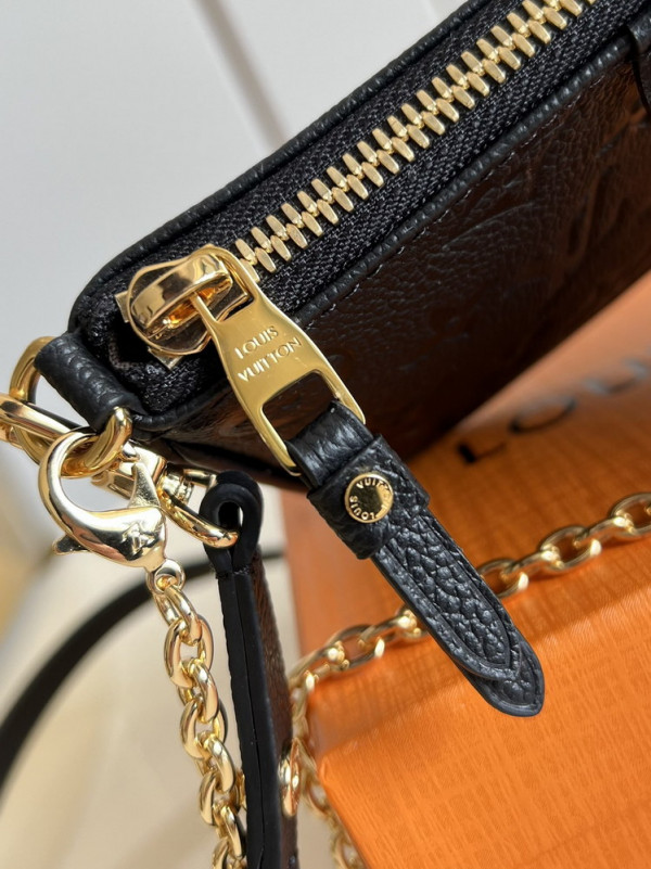 l0*is V*t0n easy pouch on strap