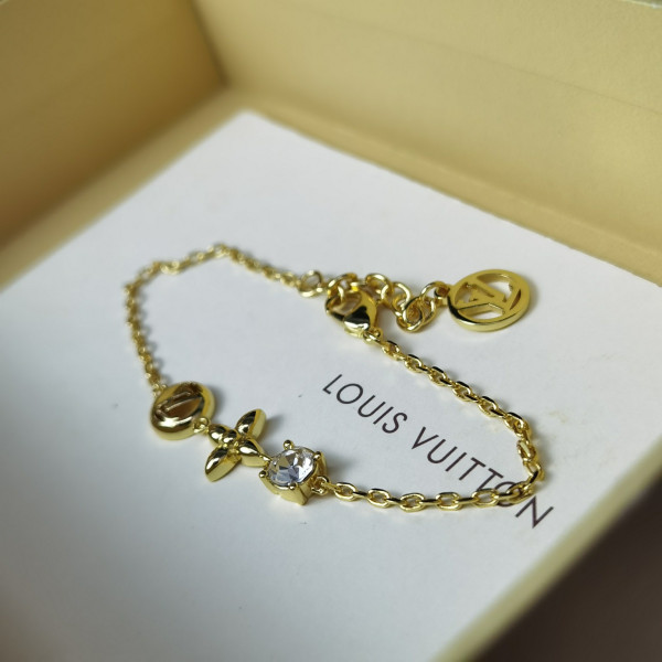 l0*is V*t0n bracelet
