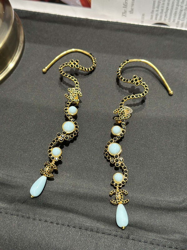 CL EARRINGS