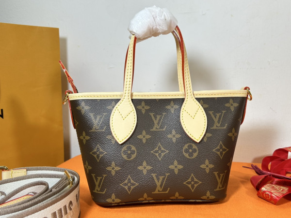 l0*is V*t0n neverfull bb