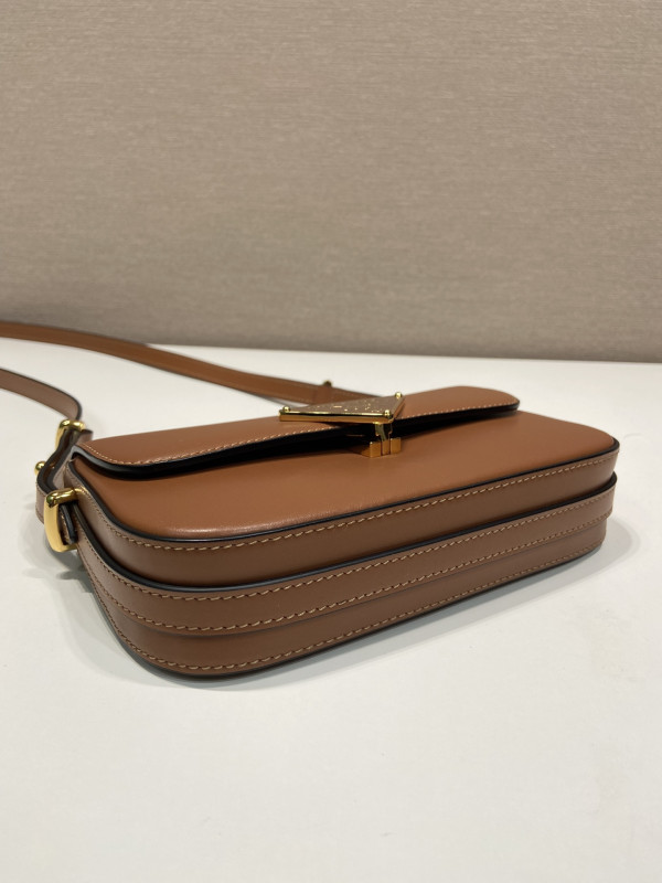 Pra*a patent bag-20*10*4cm