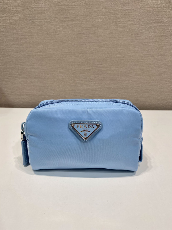 Pra*a re-nylon necessaire