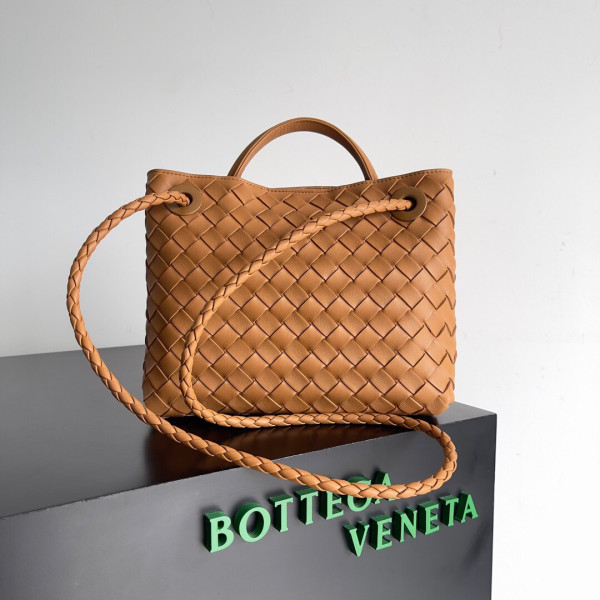 bo*te*ga Ve*ne*ta small andiamo-25*22*10.5cm