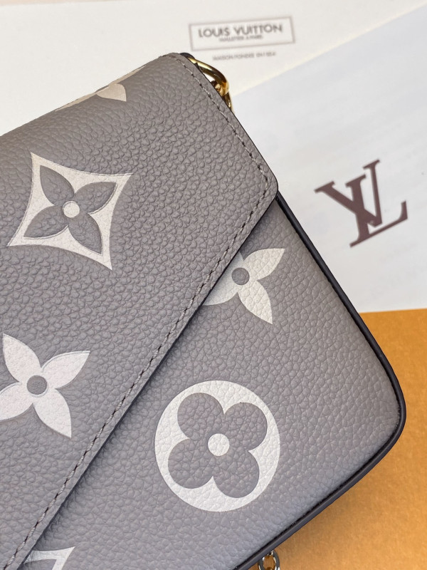 l0*is V*t0n pochette fÉlicie