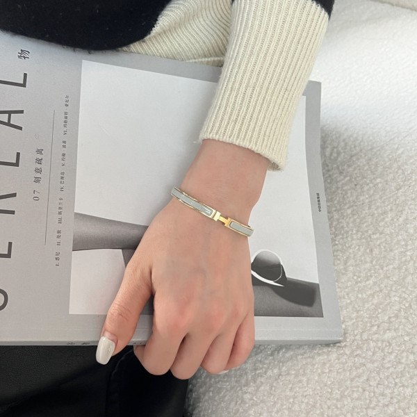 H**mes bracelet