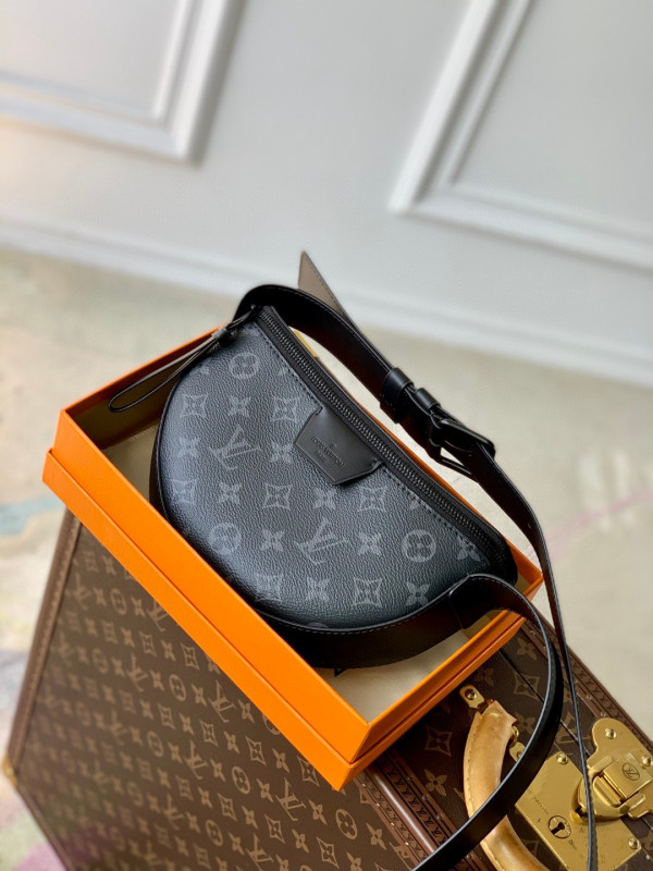 l0*is V*t0n moon crossbody