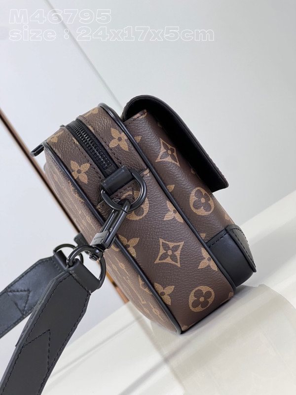 l0*is V*t0n steamer wearable wallet-23.5*17*6cm