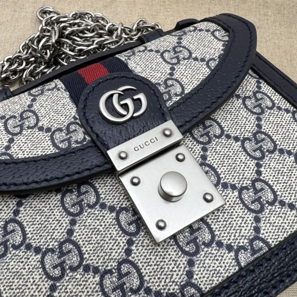 G*u*i gg matelassÉ small top handle bag