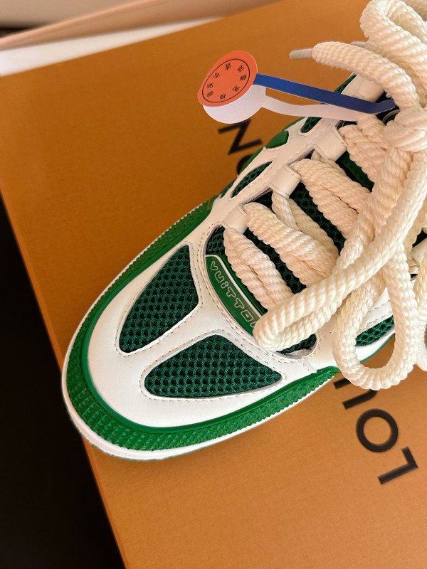 l0*is V*t0n sneakers