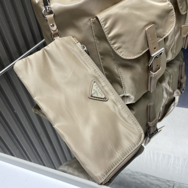 Pra*a re-nylon backpack-30*32*15cm