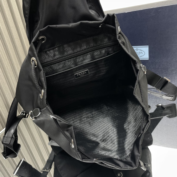 Pra*a re-nylon backpack-30*32*15cm