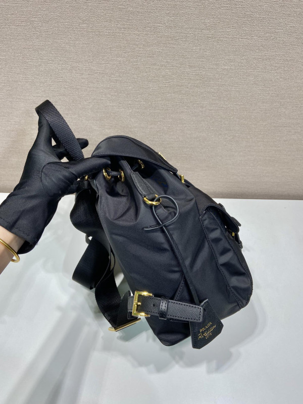 Pra*a re-nylon medium backpack-23.5*28*12cm