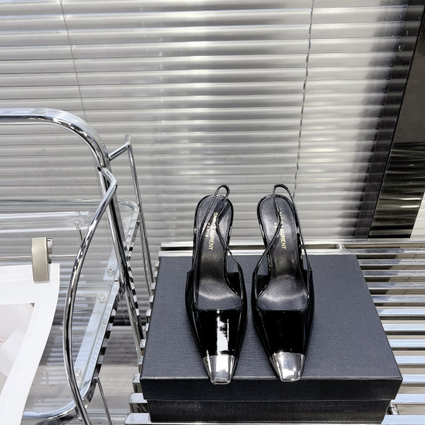 Sa**t Lau*nt heels