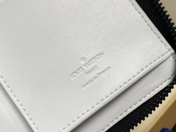 l0*is V*t0n zippy wallet-10*20*2 cm