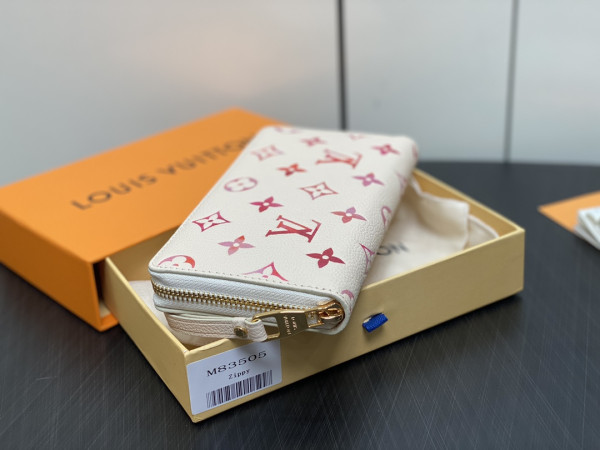 l0*is V*t0n zippy wallet-10*20*2 cm