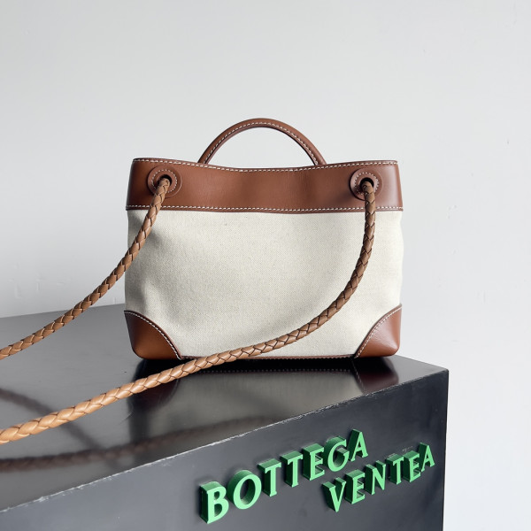bo*te*ga Ve*ne*ta small andiamo-25*22*10.5cm