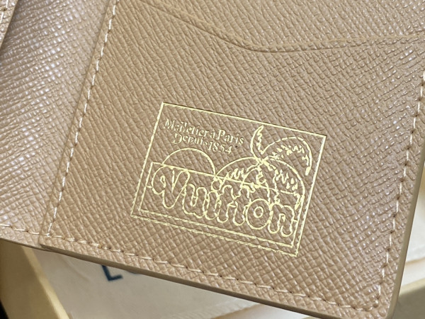 l0*is V*t0n pocket organizer-7.5*11.1*1 cm