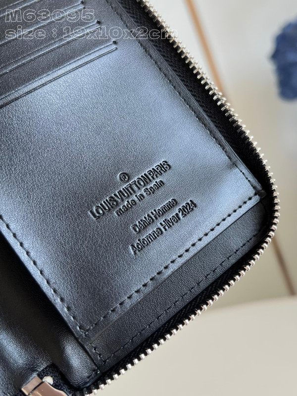 l0*is V*t0n zippy wallet-10*20*2 cm
