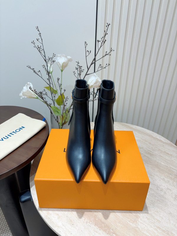 l0*is V*t0n stellar ankle boot