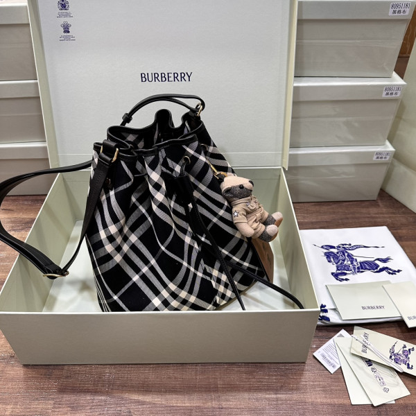 B**rry medium check drawstring pouch​