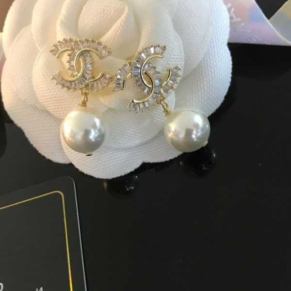 CL EARRINGS