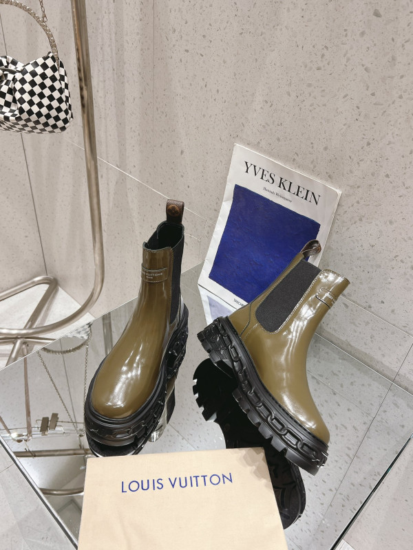 l0*is V*t0n boots