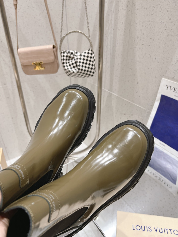 l0*is V*t0n boots