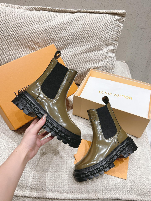 l0*is V*t0n boots