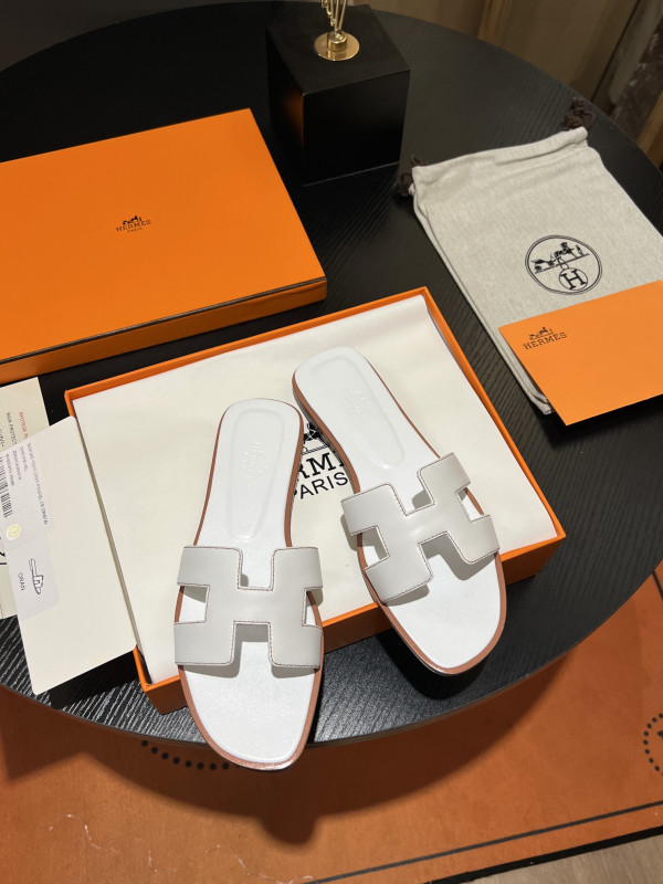 H**mes sandal