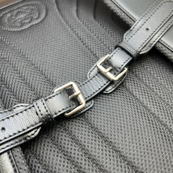 G*u*i medium backpack with interlocking g