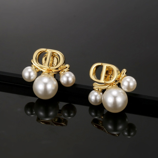DI0R EARRINGS