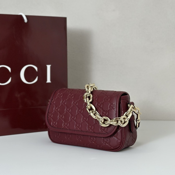 G*u*i gg emblem small shoulder bag - 20.5*13*7cm
