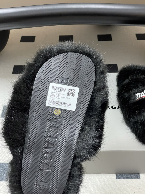 Ba*len*cia*ga slides